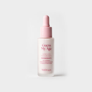 Flacone del siero Guess My Age su sfondo chiaro