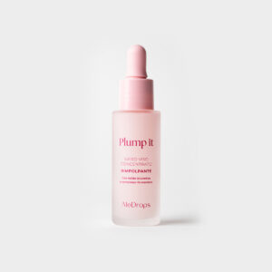 Flacone del siero Plump It su sfondo chiaro